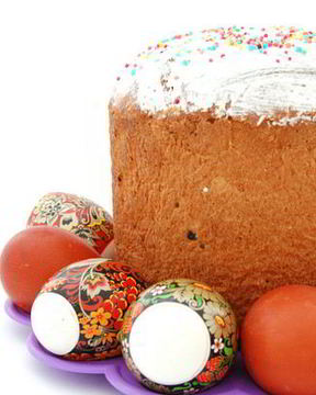 Кулич с изюмом и лимонной глазурью