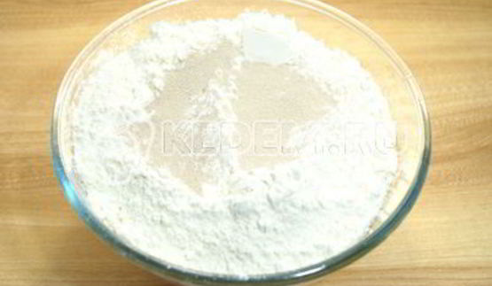 кулич с изюмом