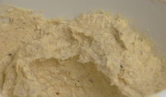 кулич с миндалем и изюмом