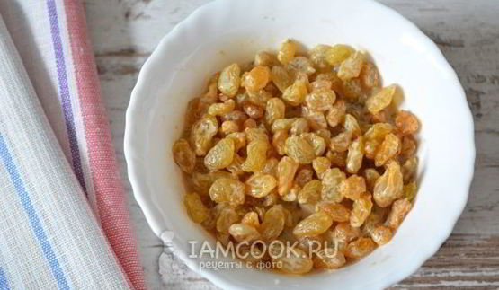 кулич с миндалем и лимонной цедрой