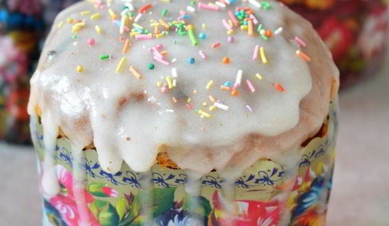 кулич с миндалем и лимонной цедрой