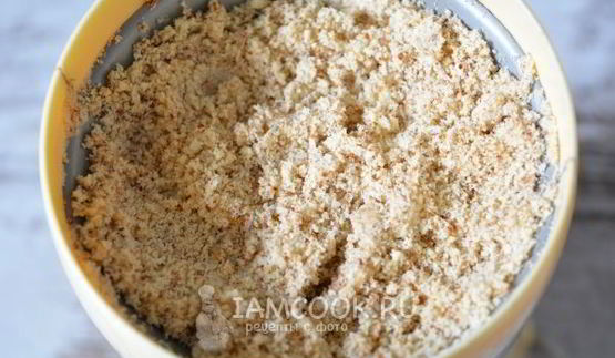 кулич с миндалем и лимонной цедрой