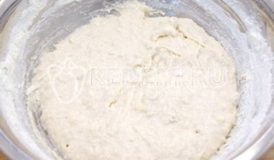 кулич с шоколадной глазурью