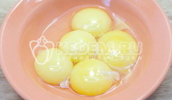 кулич с шоколадной глазурью