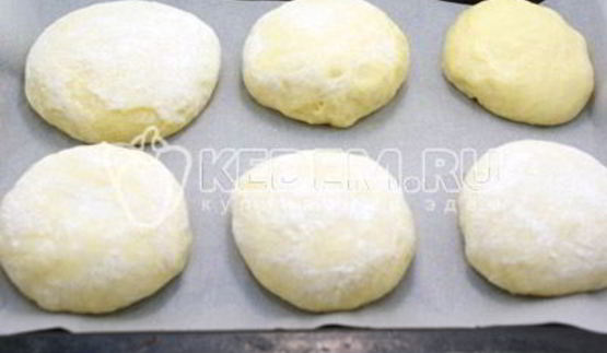 кулич с шоколадной глазурью