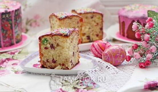 кулич с вяленой вишней и миндалем