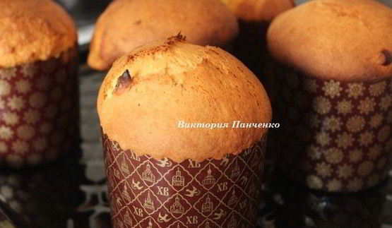 куличи с апельсиновой цедрой и вяленой клюквой