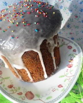 Миндальный кулич с лимонной глазурью