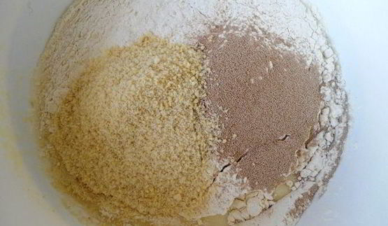 миндальный кулич с лимонной глазурью