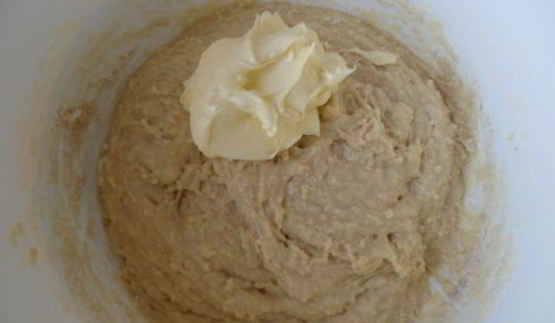 миндальный кулич с лимонной глазурью