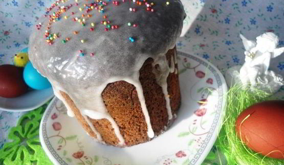 миндальный кулич с лимонной глазурью