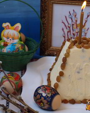 Пасха творожная с изюмом