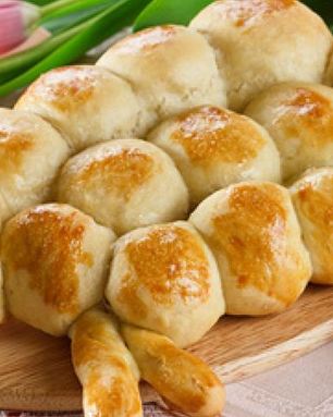 Пасхальная выпечка Барашек с изюмом