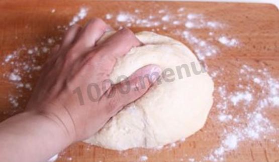 пасхальные булочки с кремом и абрикосами