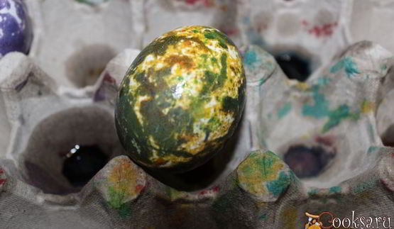 пасхальные яйца крапинка