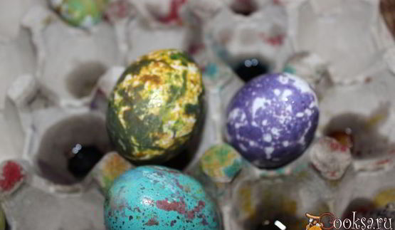 пасхальные яйца крапинка