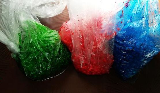 пасхальные яйца окрашенные цветным рисом