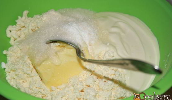 сырая творожная пасха с цукатами и вяленой вишней