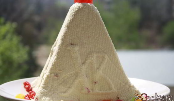 сырая творожная пасха с цукатами и вяленой вишней