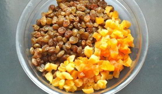 творожная пасха с изюмом и курагой