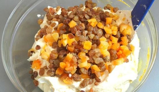 творожная пасха с изюмом и курагой