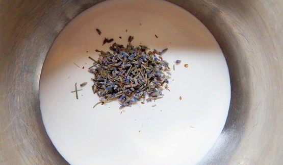 тыквенный кулич с лавандовой сливочной глазурью