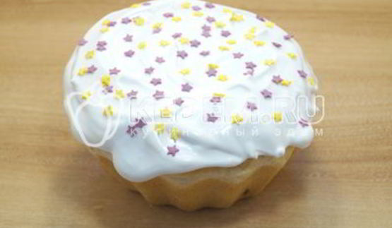 вкусный пасхальный кулич с изюмом