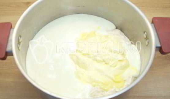 вкусный пасхальный кулич с изюмом