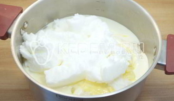 вкусный пасхальный кулич с изюмом