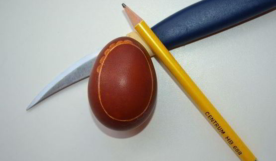 яйца варенные в луковой шелухе