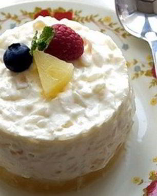 Рисовый пудинг с консервированными ананасами