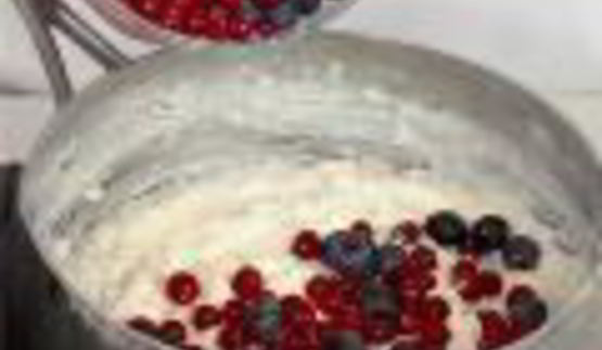 рисовый пудинг с ягодами и ванилью