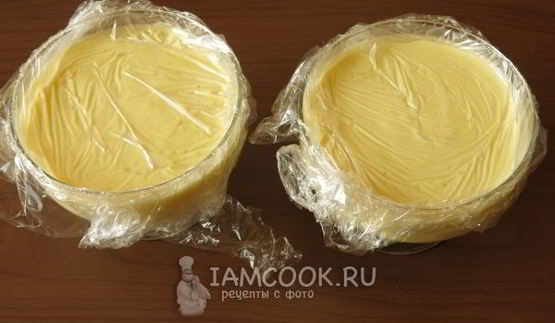 сливочный пудинг с цветами бузины