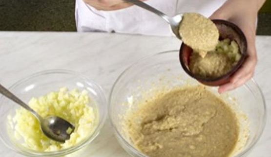 сухарный пудинг с яблоками