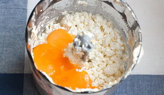 творожный пудинг с соусом из кагора