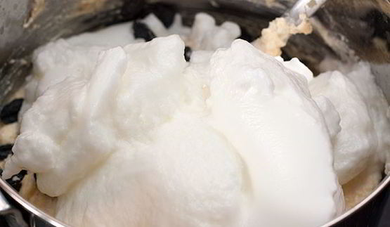 творожный пудинг с соусом из кагора