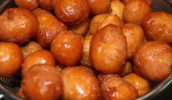 творожные шарики в кленовом сиропе