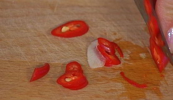 весенние овощи под хрустящим крамблом