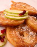 Яблоки в кляре на десерт