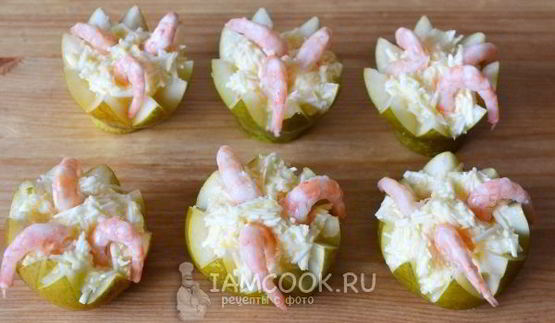 запеченная груша с креветками