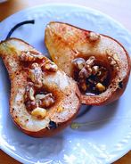 Запеченные груши с орехами и медом