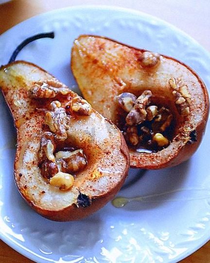 Рецепт запеченных груш с орехами и медом