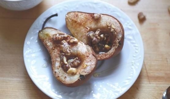 запеченные груши с орехами и медом