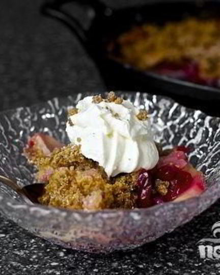 Рецепт запеченных груш с посыпкой из теста