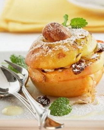 Рецепт зеленых яблок с творогом и изюмом в духовке