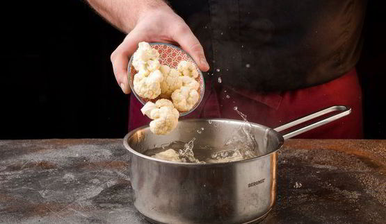 биточки из киноа с цветной капустой и укропом