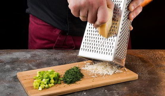 биточки из киноа с цветной капустой и укропом