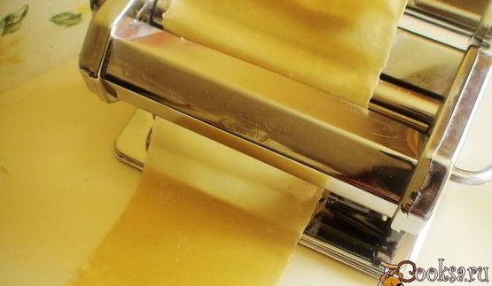 домашняя лапша в горшочке