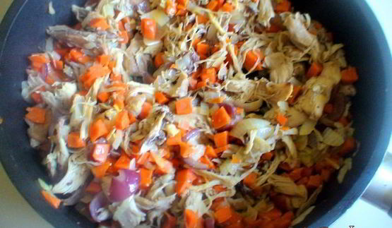 домашняя лапша в горшочке