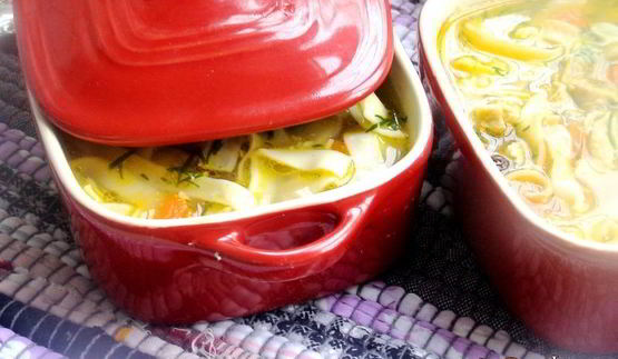 домашняя лапша в горшочке